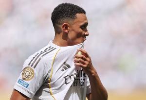 开云APP-皇马跟队记者：阿诺德因右腿肌肉不适缺席与巴黎的比赛