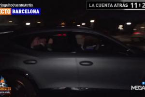 开云-4-0多特乐坏了拉波尔塔赛后乘车绕圈，不停按喇叭