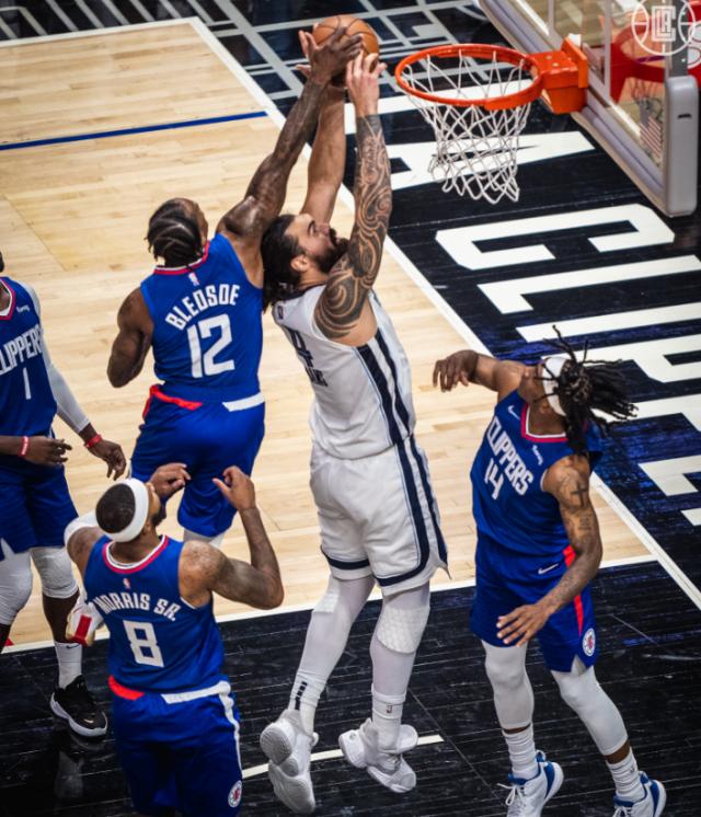 开云-乔治空砍41分 快艇遭遇开局两连败却无需悲观